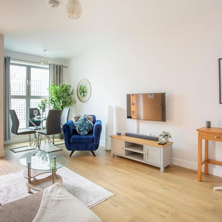 1 Bed Apartment - Redhill Central, Surrey, Gatwick #2 Esterno foto
