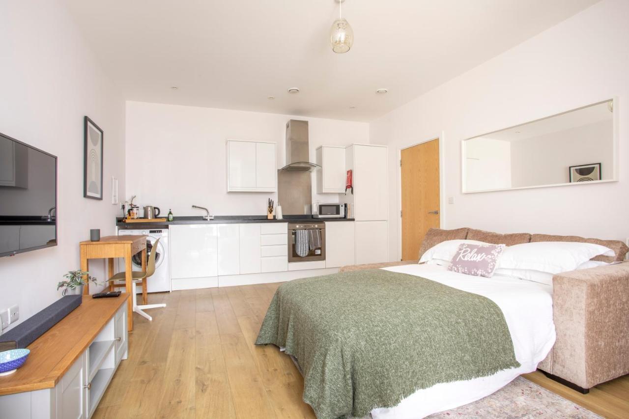 1 Bed Apartment - Redhill Central, Surrey, Gatwick #2 Esterno foto